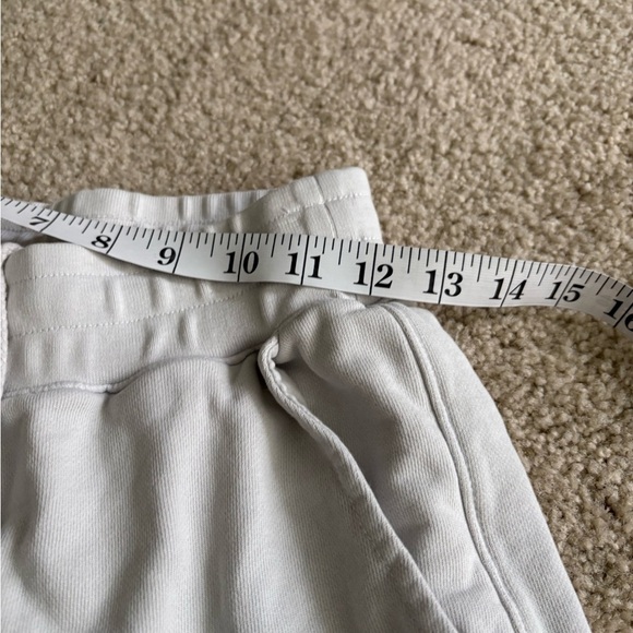 Madhappy peace sign sweat cotton stretchy comfort inseam 8 sweat shorts size xs - Picture 9 of 16